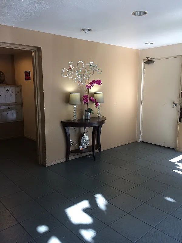 1220 N Las Palmas Ave — Photo 3