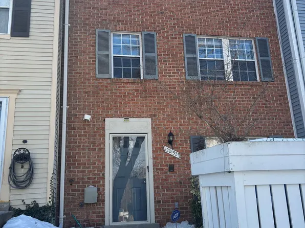 20152 Locustdale Dr #332, Germantown, MD 20876