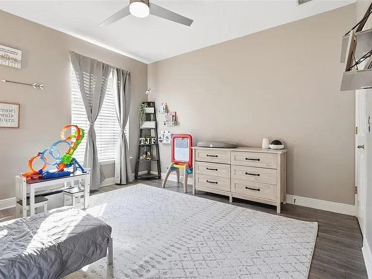 119 Elissar Dr — Photo 32