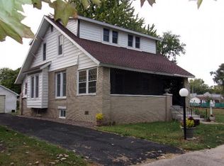 917 S 15th St, Mattoon, IL 61938