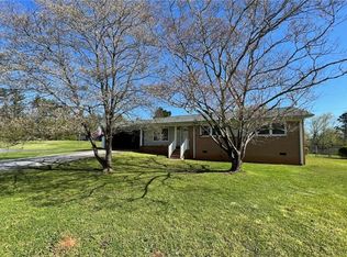 113 Cherokee Dr, Walhalla, SC 29691