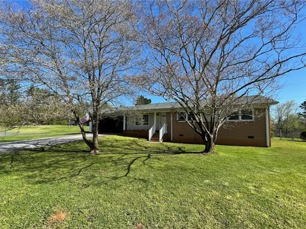 113 Cherokee Dr, Walhalla, SC 29691