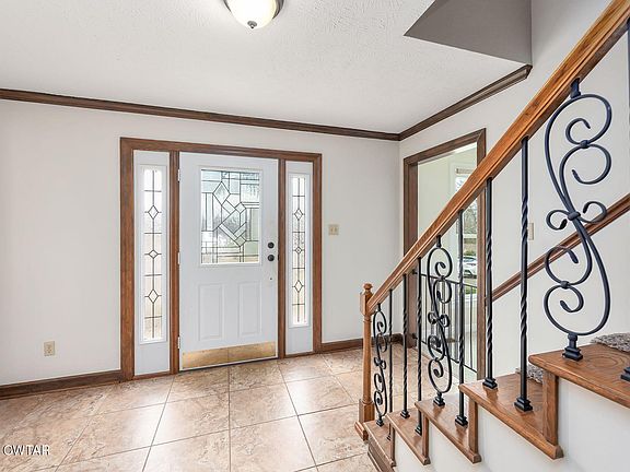 3rd image of 15 Leisure Ln