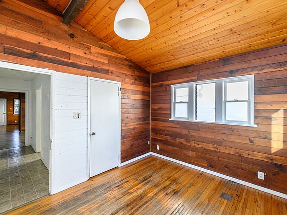 4th image of 1070 W Santa Ana Blvd #B
