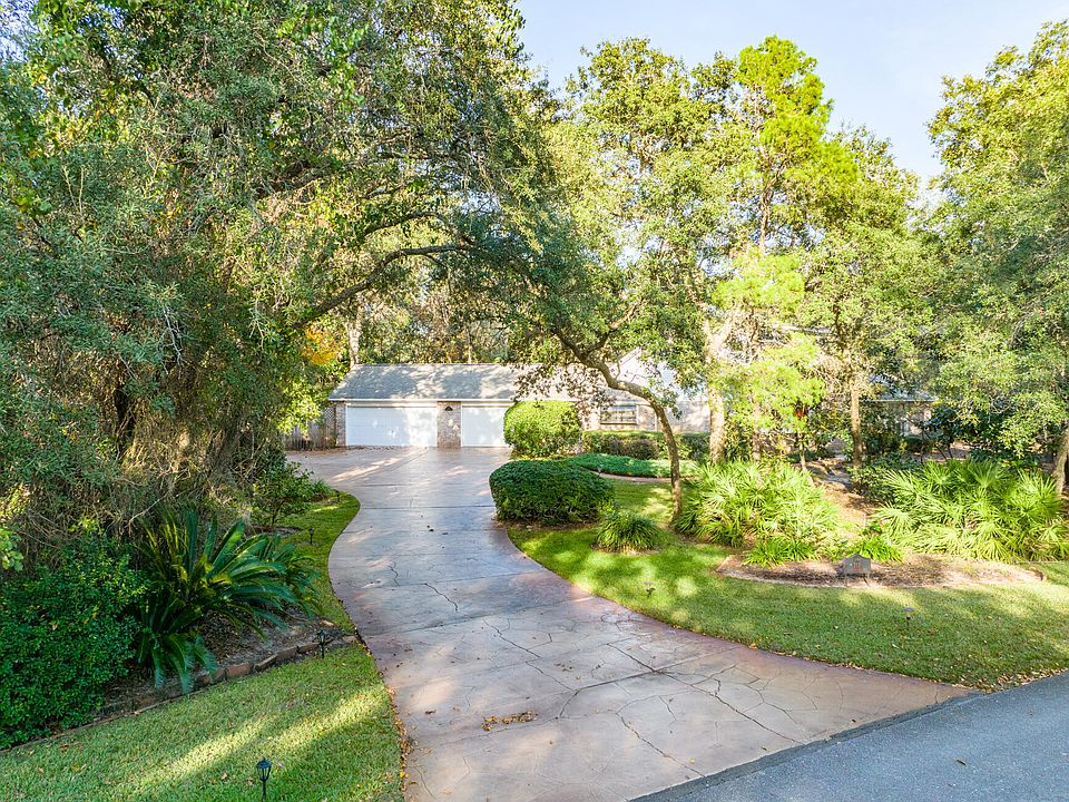 1st image of 115 Canterbury Cir