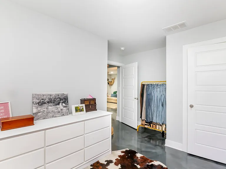 1422 E Elm St #1 — Photo 17