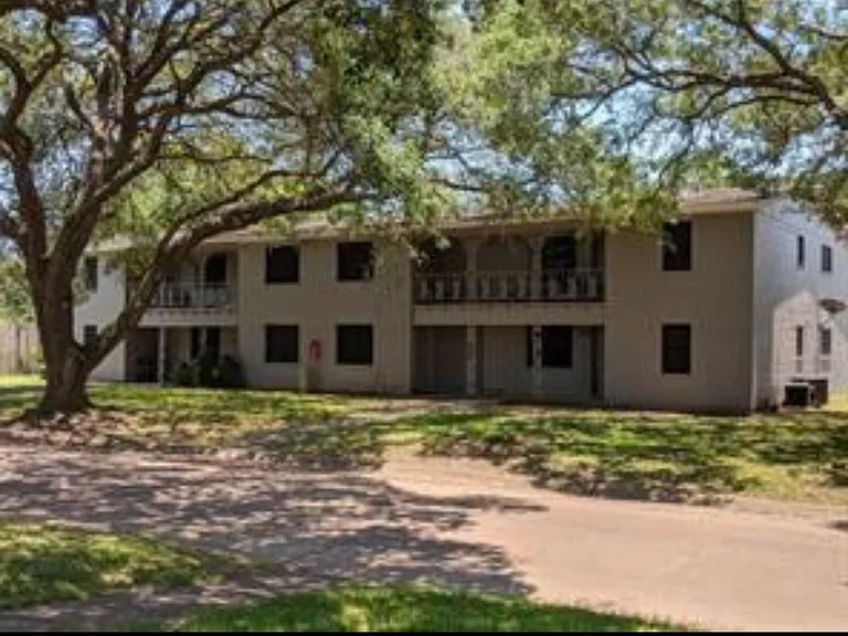 1867 Florida Dr — Photo 1