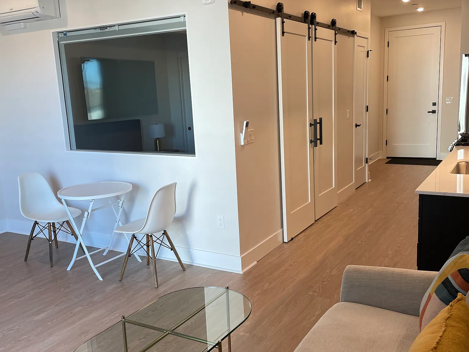 1 bed, 581 sqft, $2,150 — Photo 4