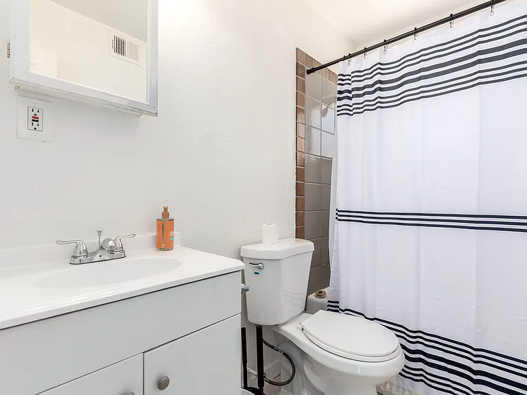 Shared Bathroom For Rooms 1-3