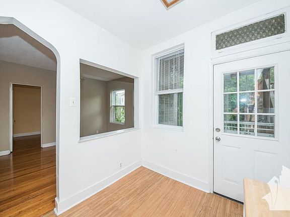 3rd image of 650 W Buckingham Pl #322