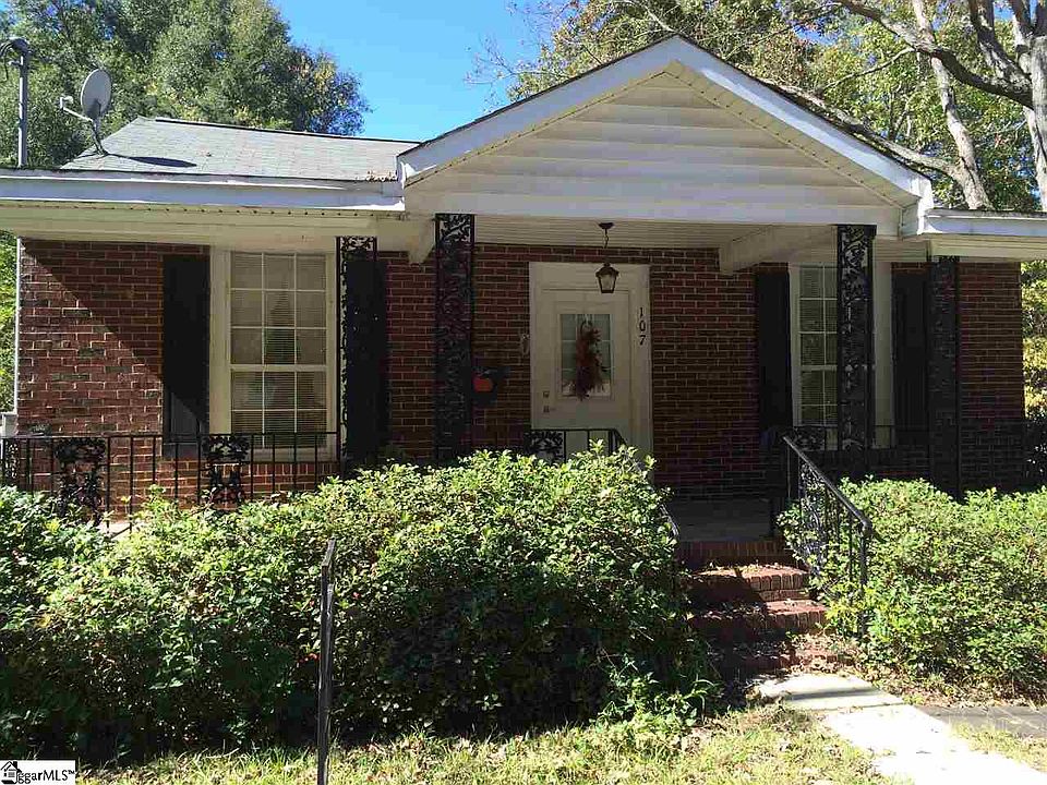 1st image of 107 Woodland Dr #7