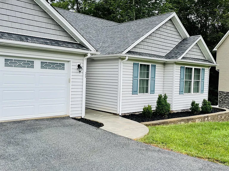 124 Palmer Dr — Photo 17