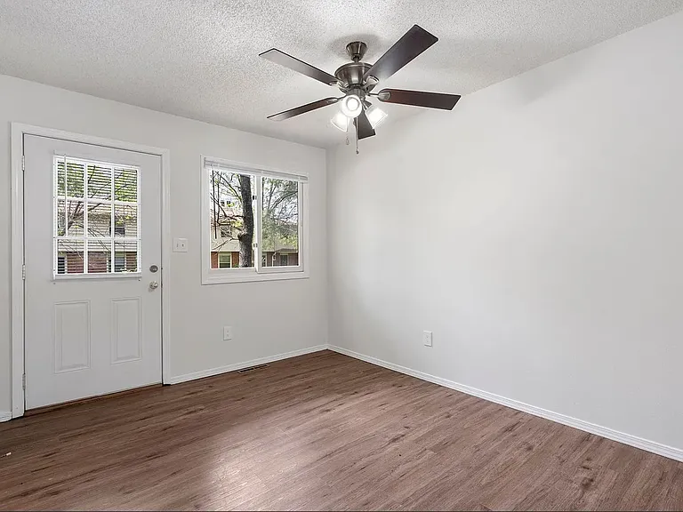 1707 E Walnut Lawn St — Photo 19