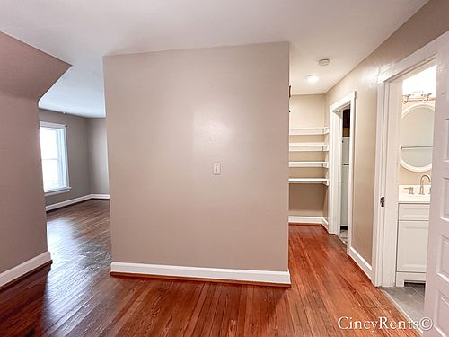 5th image of 2982 Linwood Ave #3