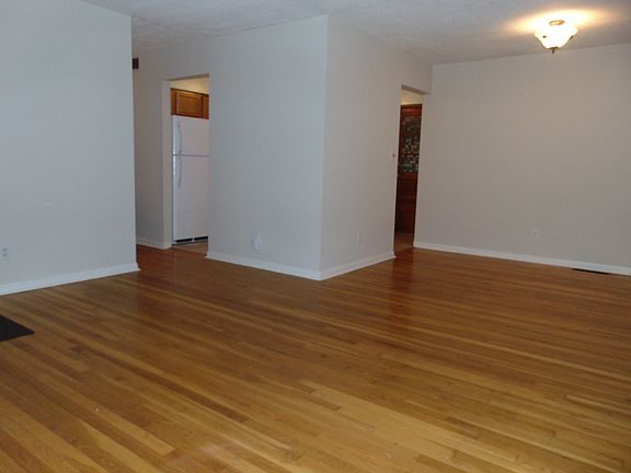 3rd image of 4122 Atlanta Dr