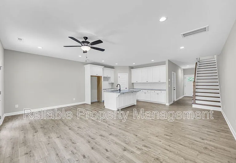 501 B H Parrish Rd — Photo 3
