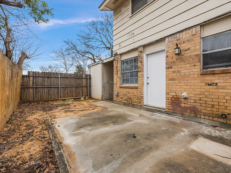 1728 W Sanford St #J — Photo 18