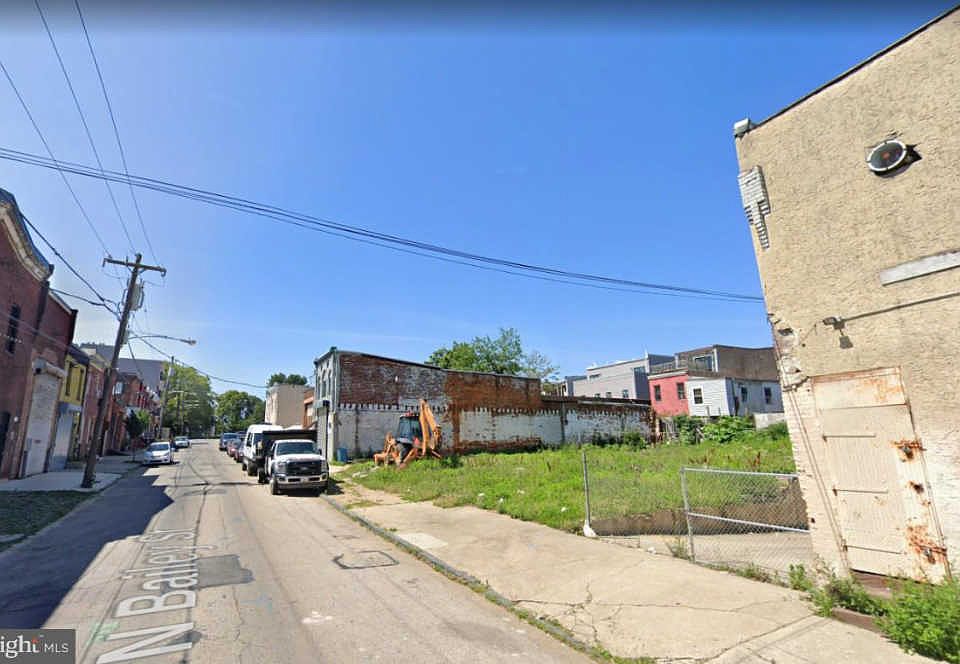 2nd image of 1528 N Bailey St
