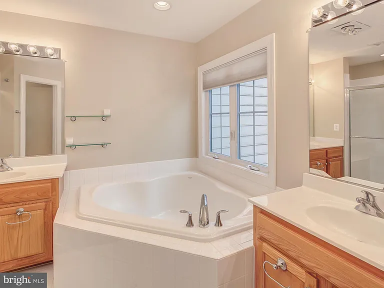 2958 Thompson Park Ln — Photo 21