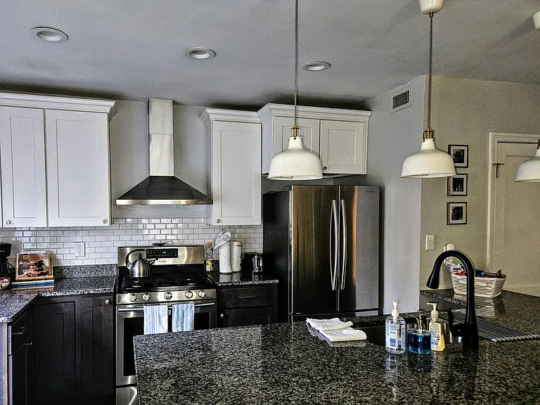 924 E Lake Ave — Photo 10