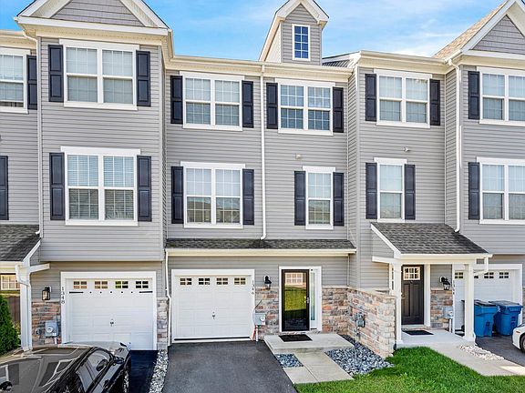 2nd image of 1346 Carrick Ct