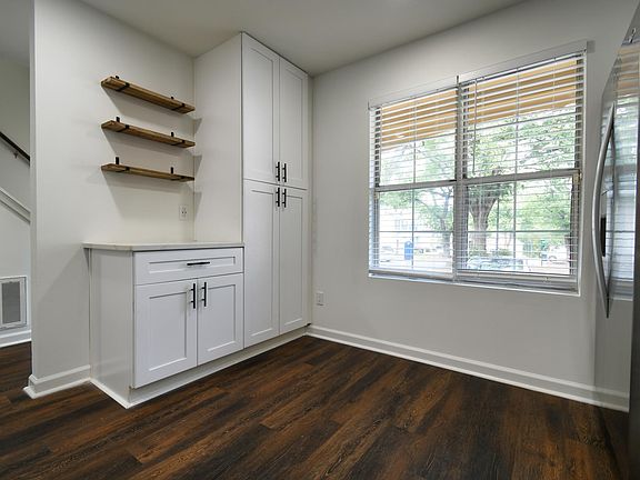5th image of 1606 Queen Anne Ct