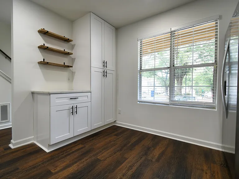 1606 Queen Anne Ct — Photo 5