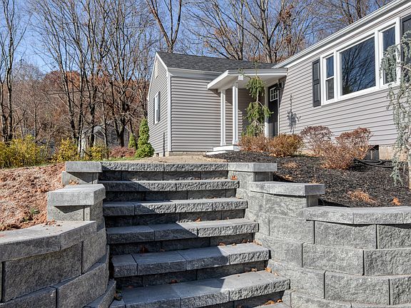 121 Nooks Hill Road