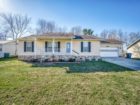 451 Southridge Cir, Crossville, TN 38555
