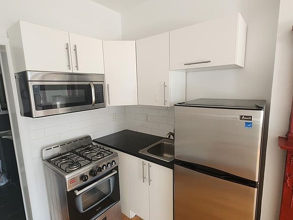 4th image of 40 W 96th St APT 3B