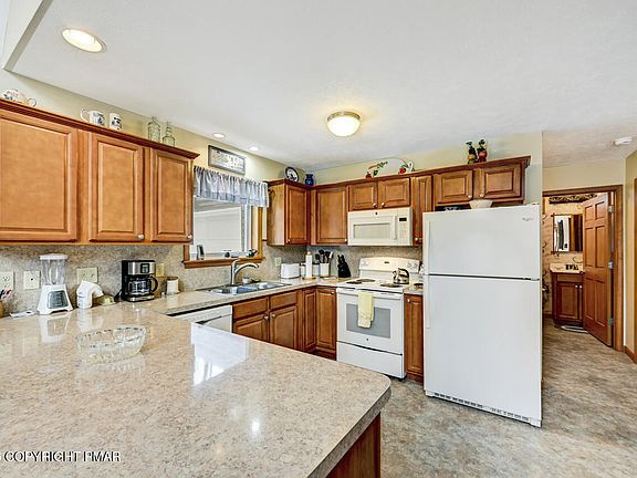 3rd image of 48 Keats Ln
