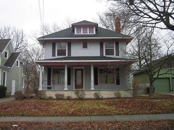 1st image of 712 W Shiawassee St