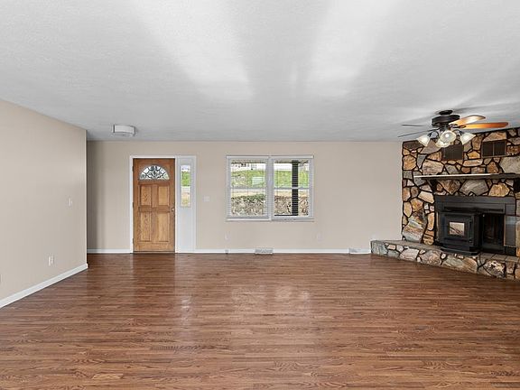 5th image of 2819 Glen Dale Hts