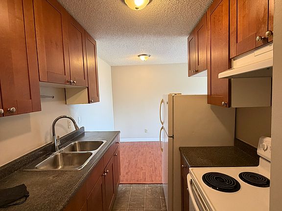 3rd image of 10130 154th St NW #13