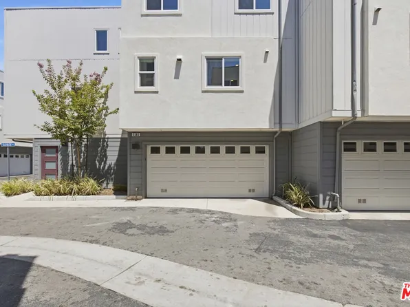 5262 N Rainier Way, Valley Village, CA 91607