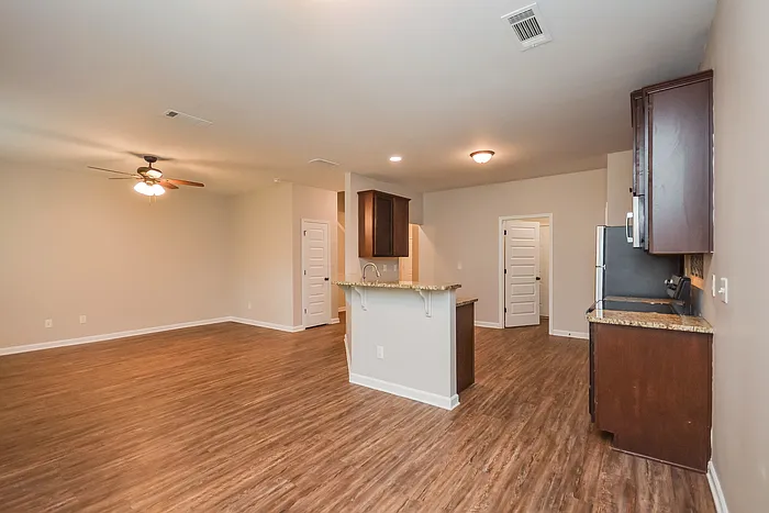 1851 Simmons Ln — Photo 7