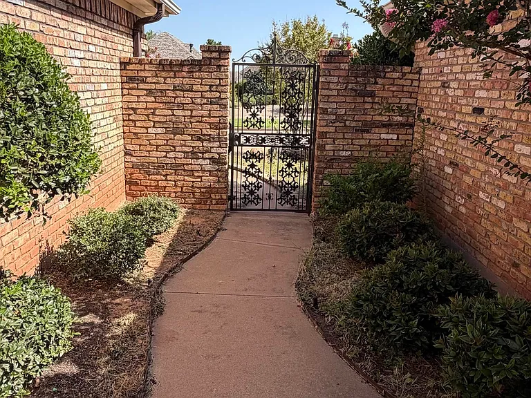 4 Warwick Ct — Photo 25