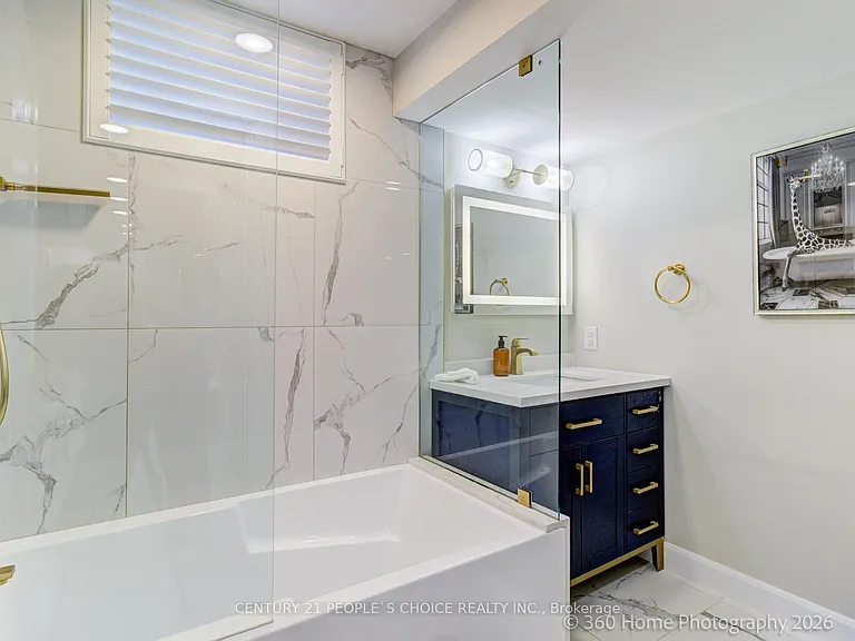 37 Bentworth Ave #LOWER — Photo 15