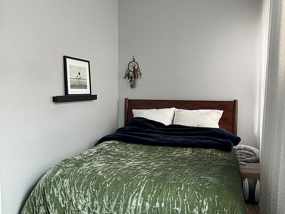 3rd image of 2037 W 19th St #3F