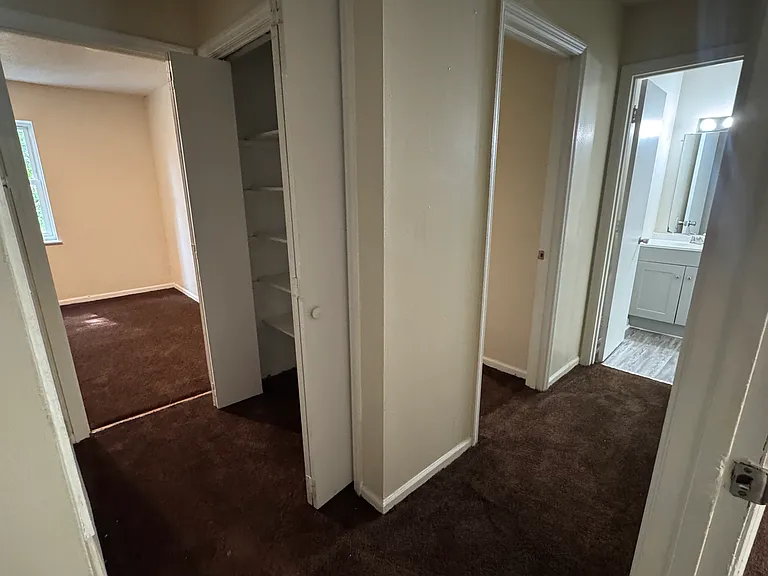 2390 Winston Way — Photo 8