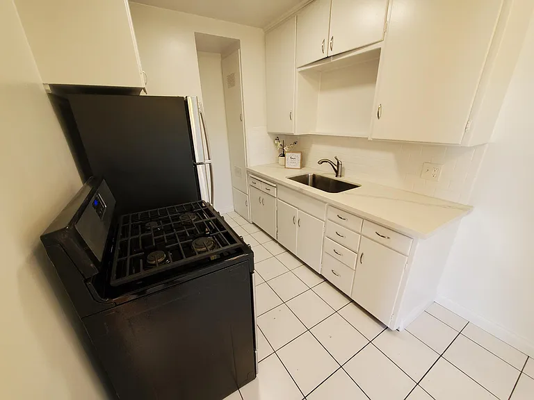 1753 E Ocean Blvd #7 — Photo 14
