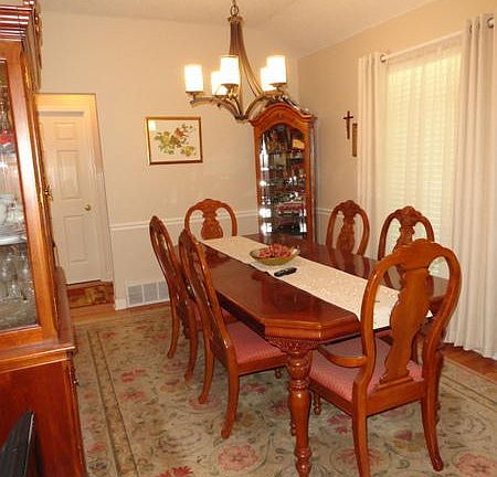 2nd image of 10215 Victor Dr