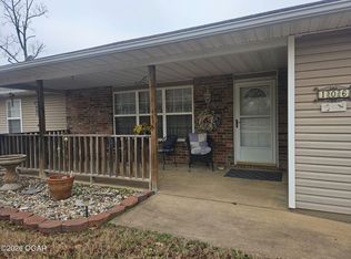 104 & 106 Jeanette St, Granby, MO 64844