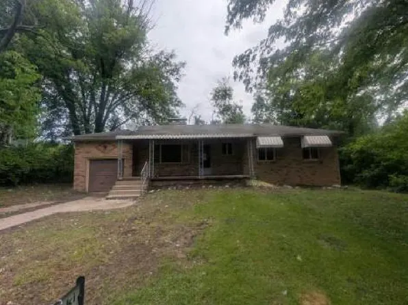 2215 Tibbitt St, Alton, IL 62002