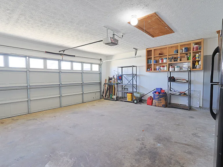 40 Harbour Lake Dr — Photo 35