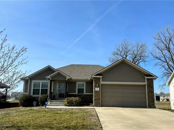 608 Hibiscus Dr, Belton, MO 64012