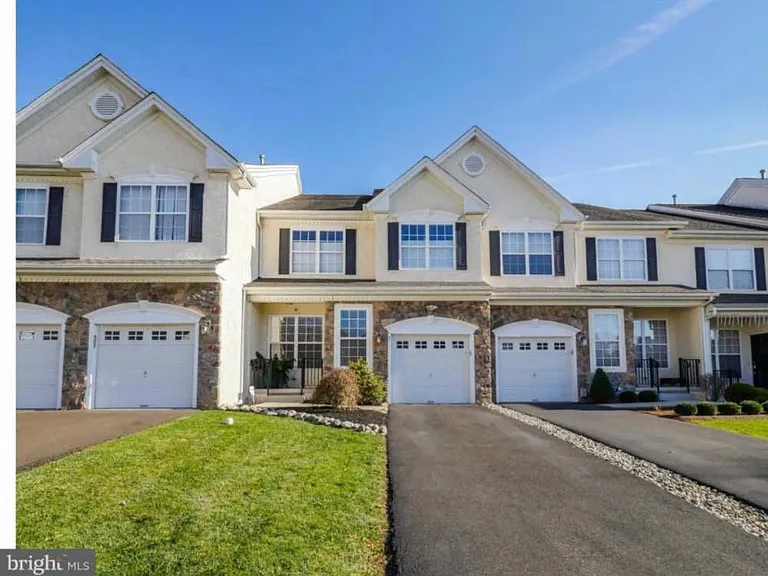 71 Brecknock Ct — Photo 1