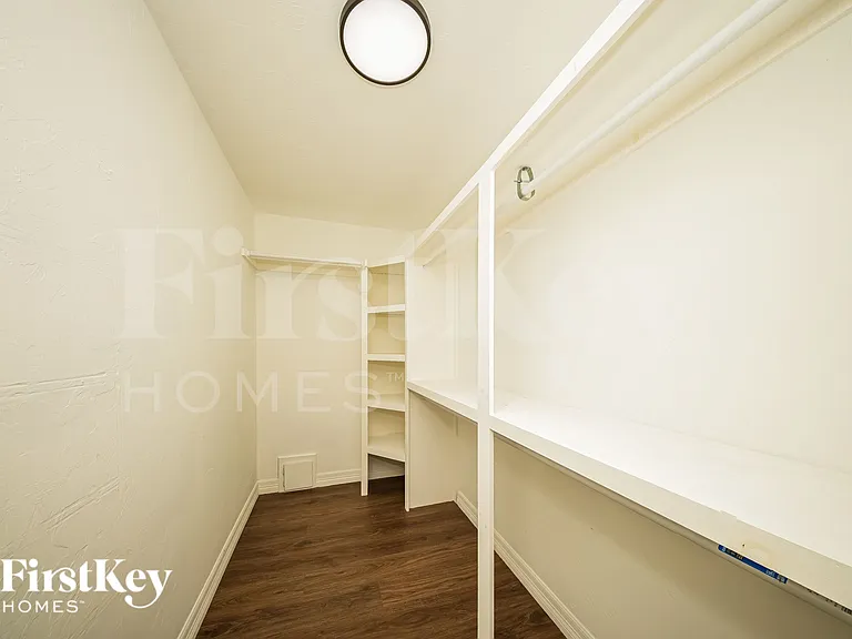 17205 Vitoria Dr — Photo 14