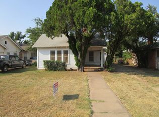 1017 Symonds Pl, Stamford, TX 79553