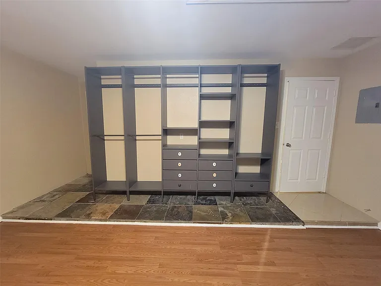3307 Saint Genevieve Dr — Photo 18
